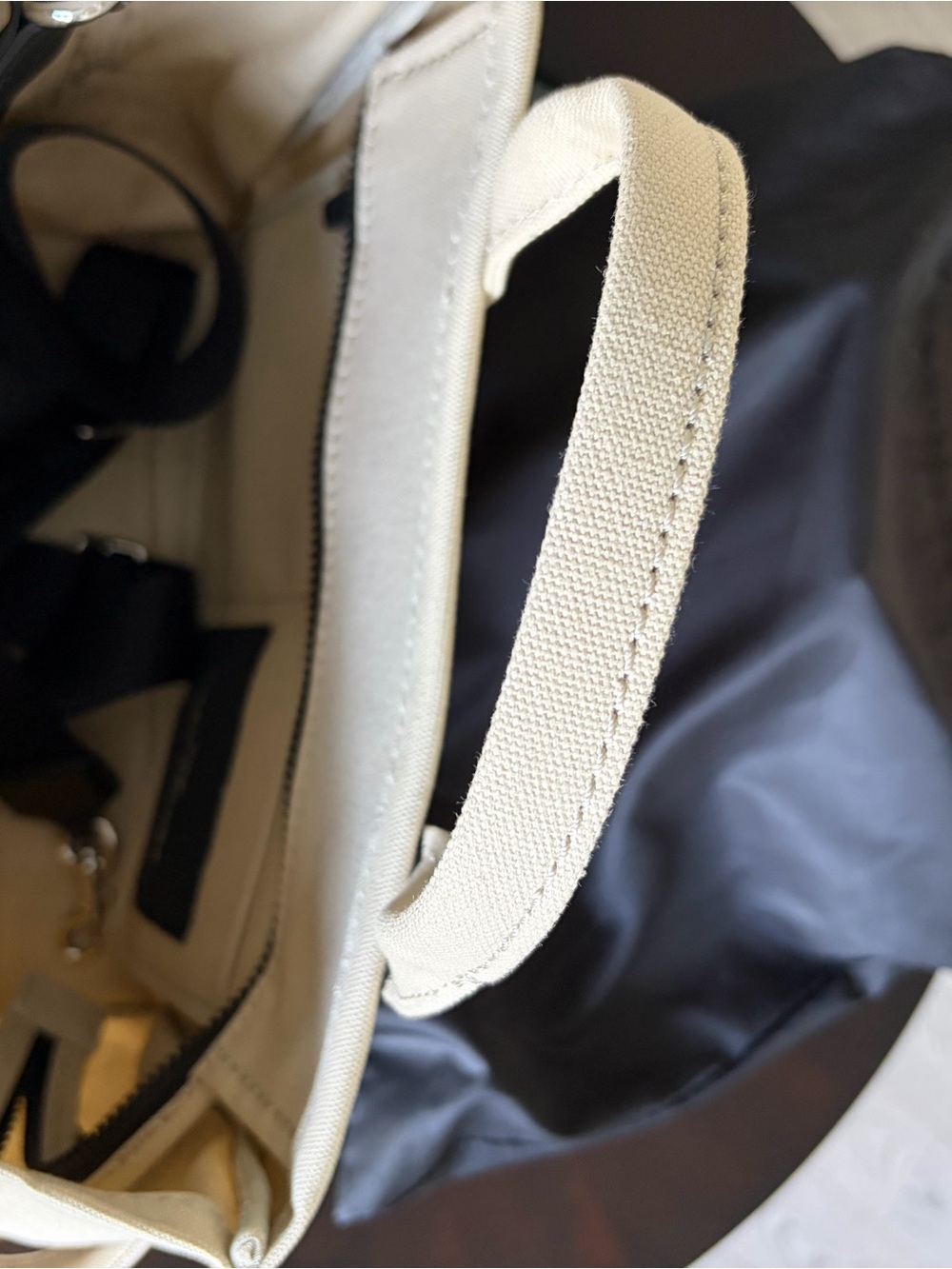 Marc Jacobs  'The Tote Bag'  size Medium - Picture 6 of 10